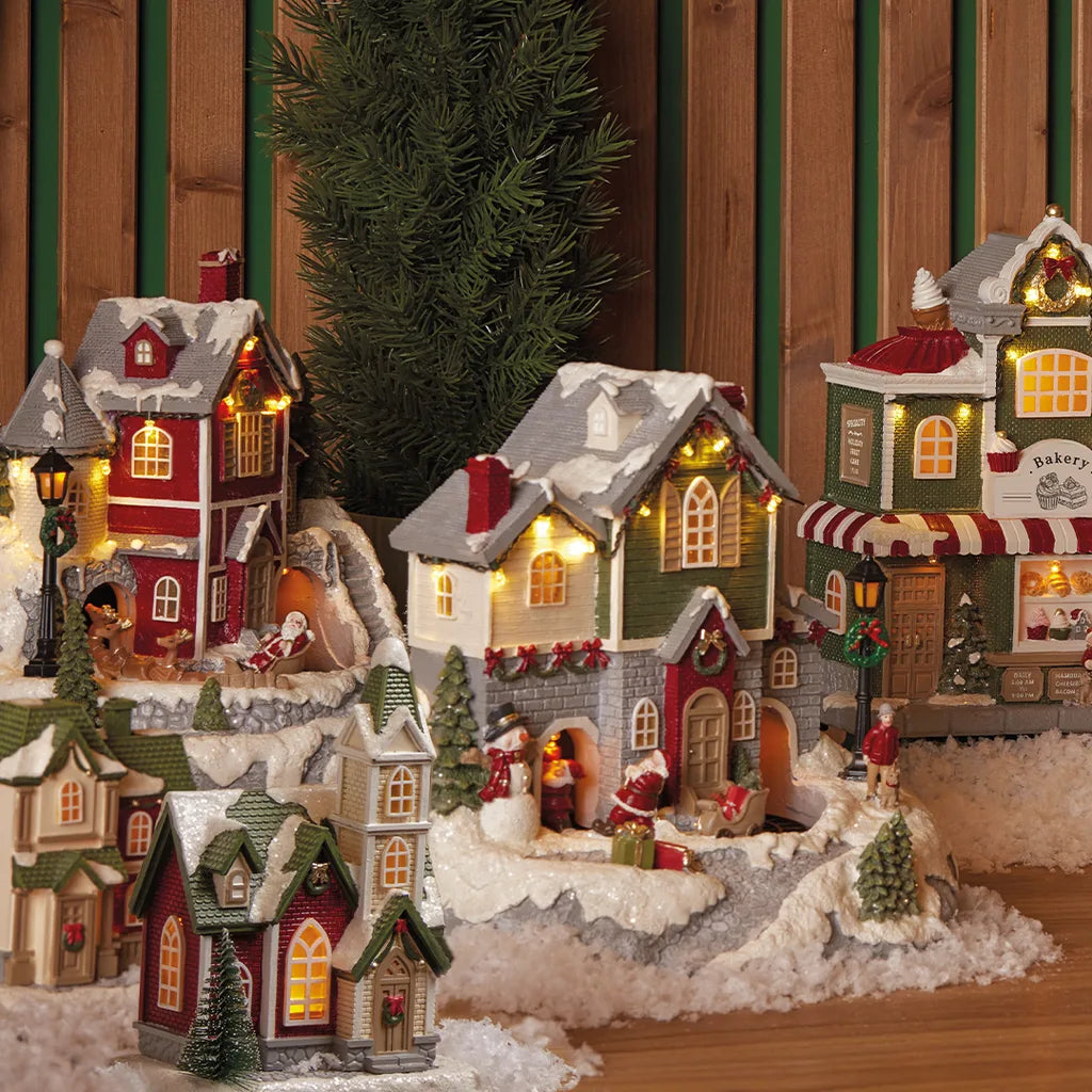 Weihnachtshäuschen, beleuchtetes Diorama, Bewegung, Musik und Licht