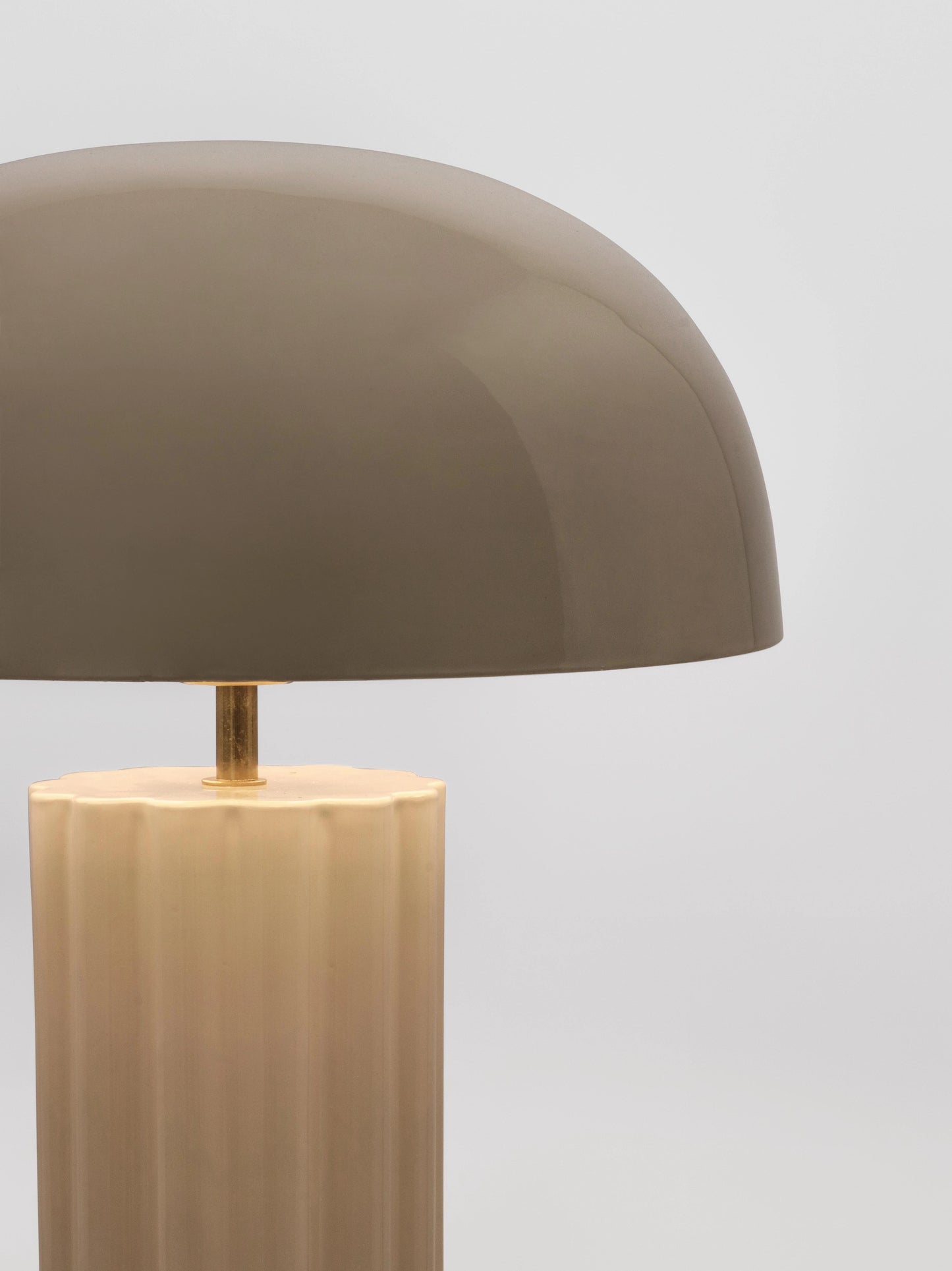 Candeeiro mesa Kaiku bege canelado