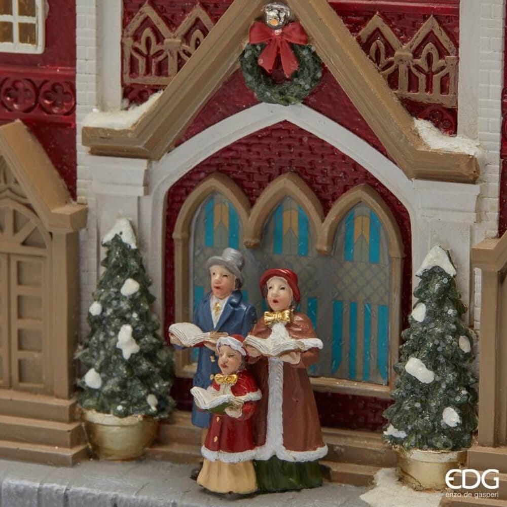 Igreja Iluminada de Natal com música
