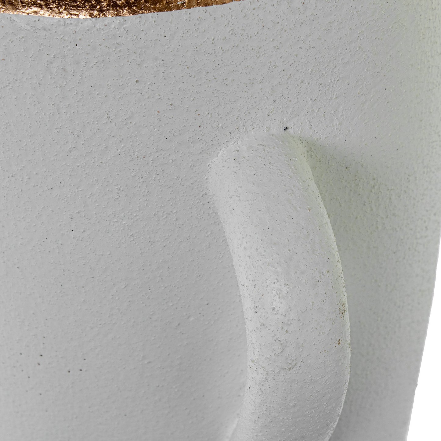 Jarra alta texturada branca texturada com detalhe dourado