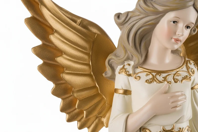 Anjo decorativo bege e dourado de Natal