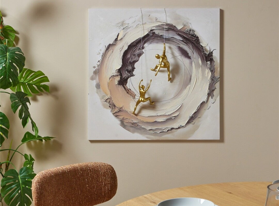Quadro Abstrato em relevo e alpinistas dourados  100x100 cm