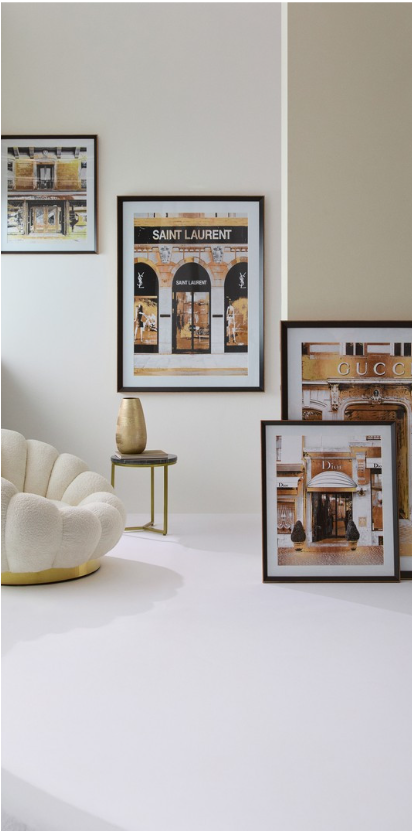 Quadro Gucci com moldura dourada e vidro 89,6x119,6cm