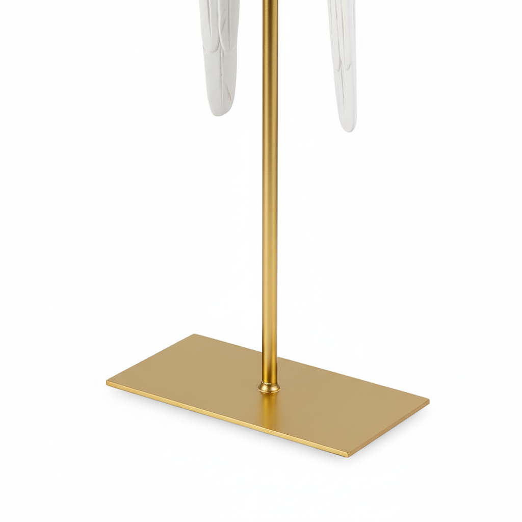 Detalhe do poleiro dourado e base