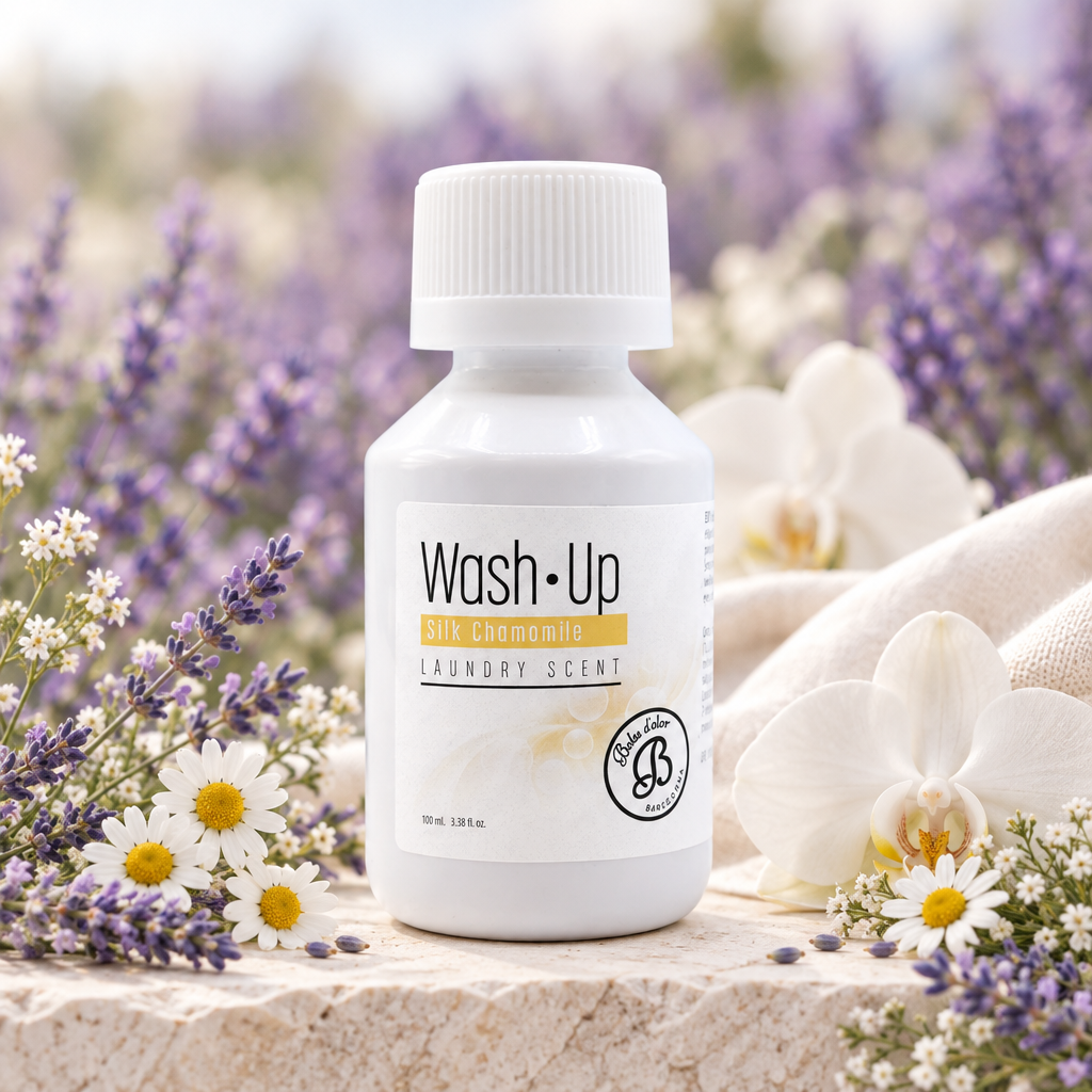 Perfume Silk Camomila 100 ml num cenário de lavanda, flores brancas e orquídeas