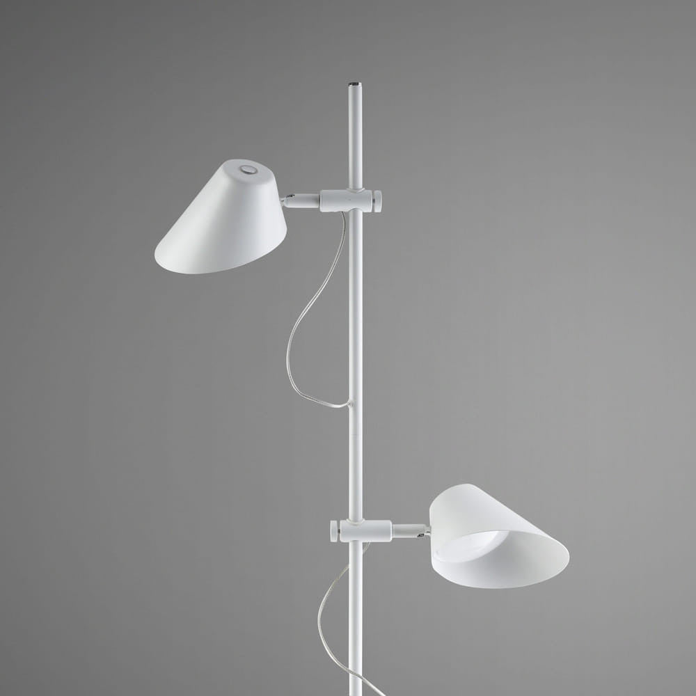 Candeeiro de pé Esino branco c/ comando