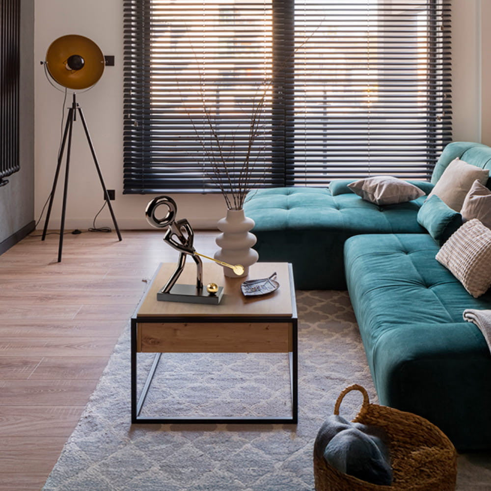 Escultura Jogador de Golfe Preto e Dourado