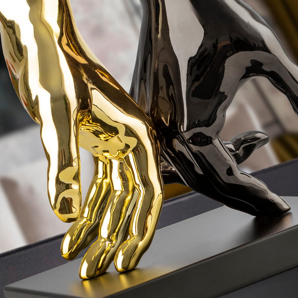 Figura Decorativa Duas Mãos Cinza e Dourado 20cm